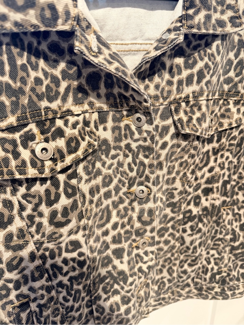 Leopard Print Jean Jacket - Black & Brown - Picture 6 of 7